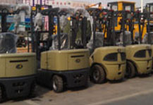 北京倉(cāng)儲(chǔ)公司新建倉(cāng)庫(kù)定購(gòu) 尤恩叉車到車現(xiàn)場(chǎng)